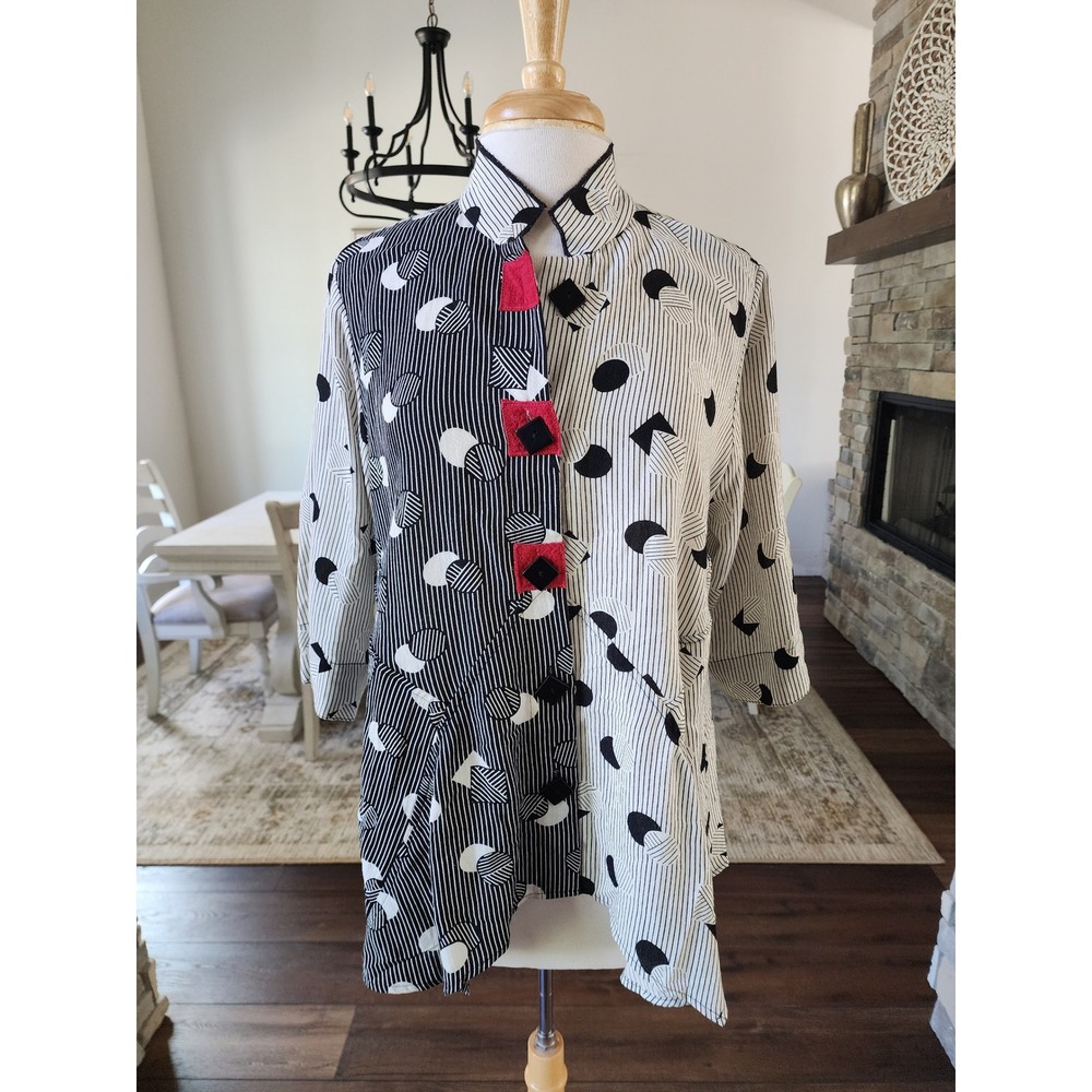 Ali Miles Petite Large Black White Geometric Art to Wear 3/4 Sleeve Blouse Artsy